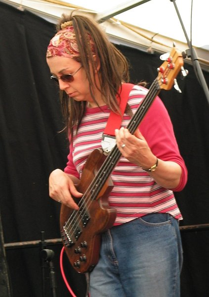 Jennifer Maiden .jpg